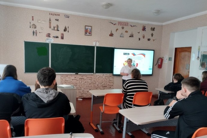 В школе Великолепетихского округа дискутировали о работе в органах МВД