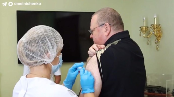 Губернатора Пензенской области привили от гриппа и пневмококковой инфекции Губернатора Пензенской области привили от гриппа и пневмококковой инфекции