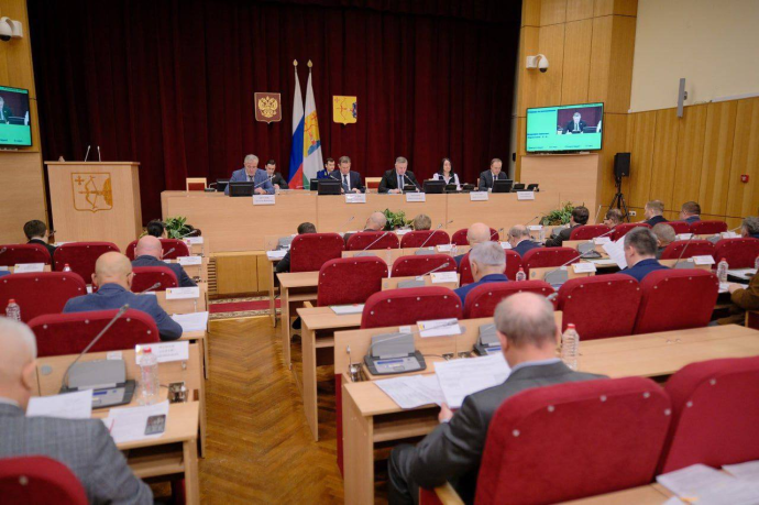 Спикер Заксобрания Роман Береснев: Бюджет Кировской области на 2026 год должен быть воплощен в реальные дела на благо людей Спикер Заксобрания Роман Береснев: Бюджет Кировской области на 2026 год должен быть воплощен в реальные дела на благо людей