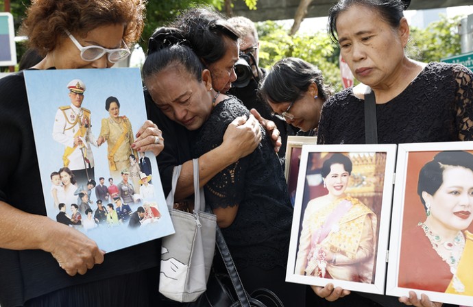 В Таиланде объявлен годовой траур в связи со смертью королевы-матери