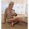 53-летняя Гвинет Пэлтроу опубликовала фото в ультракоротких шортах