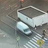 В Москве на улице Берзарина автомобиль сбил двух детей на электросамокате