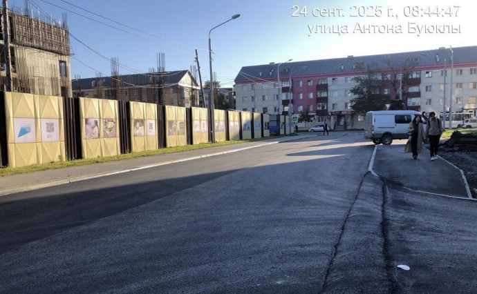 В Южно-Сахалинске заасфальтировали улицу Буюклы, которую ранее повредила тяжелая техника