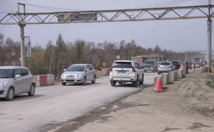 Ямочный ремонт на трассе Южно-Сахалинск - Оха завершится в июле Ямочный ремонт на трассе Южно-Сахалинск - Оха завершится в июле