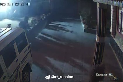 Мощный взрыв в полицейском участке в Индии сняли на видео Мощный взрыв в полицейском участке в Индии сняли на видео