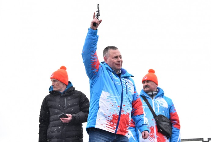 Михаил Евраев дал старт главной гонке XVIII Международного Ростех Деминского лыжного марафона