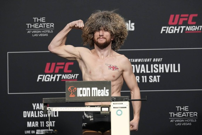 Чемпион UFC назвал победителя боя Двалишвили – Пётр Ян