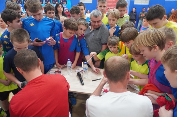 Глушаков и Ещенко устроили футбольный праздник для детей в Ивановской области