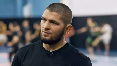 Хабиб Нурмагомедов оскорбил Флойда Мейвейзера на встрече с фанатами в Нью-Йорке