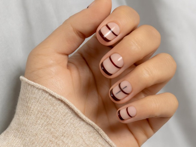 Минимум длины — максимум эффекта: как носить короткие ногти и выглядеть дерзко и стильно
