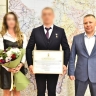 Михаил Евраев вручил Герою России сертификат на приобретение жилья в Ярославской области