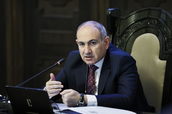 Армения не намерена разрывать отношения с Россией, заявил Пашинян