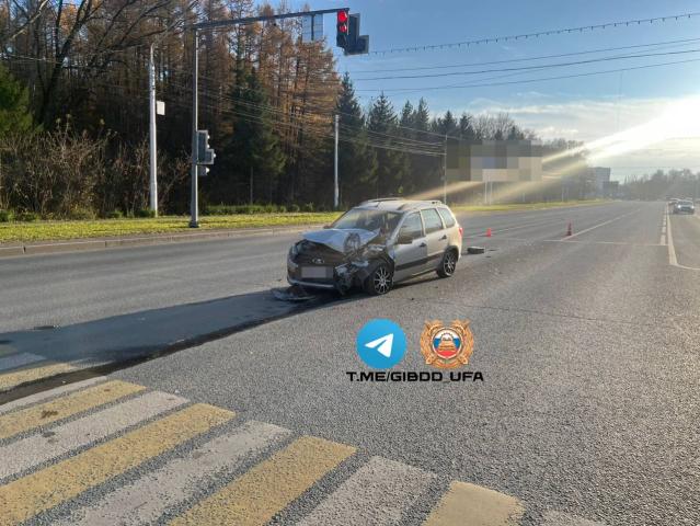 Водитель «Ларгуса» пострадал в ДТП на проспекте Октября в Уфе Водитель «Ларгуса» пострадал в ДТП на проспекте Октября в Уфе