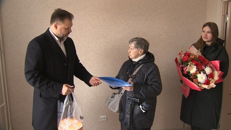 Ветеран блокадного Ленинграда получила новую квартиру в преддверии Дня Победы