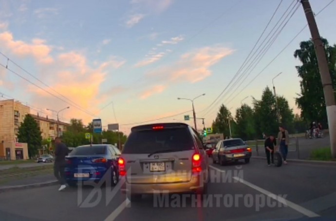 В Магнитогорске у автомобиля на ходу отлетело колесо