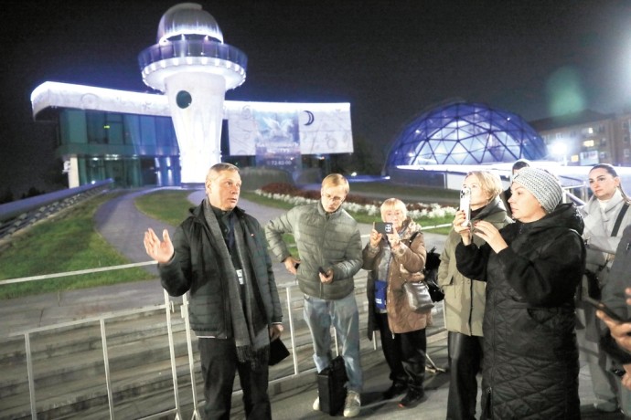 Свет во тьме: Михаил Евраев обсудил с блогерами, как архитектурная подсветка меняет облик региона Свет во тьме: Михаил Евраев обсудил с блогерами, как архитектурная подсветка меняет облик региона