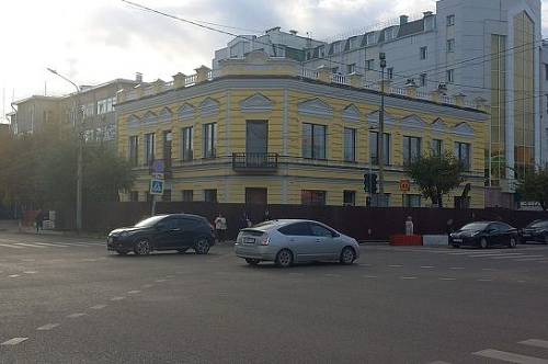 Балконы вернули историческому зданию областного военкомата в Благовещенске Балконы вернули историческому зданию областного военкомата в Благовещенске