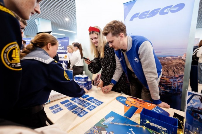 FESCO рассказала о карьерных возможностях студентам и курсантам МГУ им. адмирала Г.И. Невельского