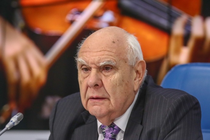 Известный скрипач Кравченко обвинил семью в краже коллекции за 120 млн рублей