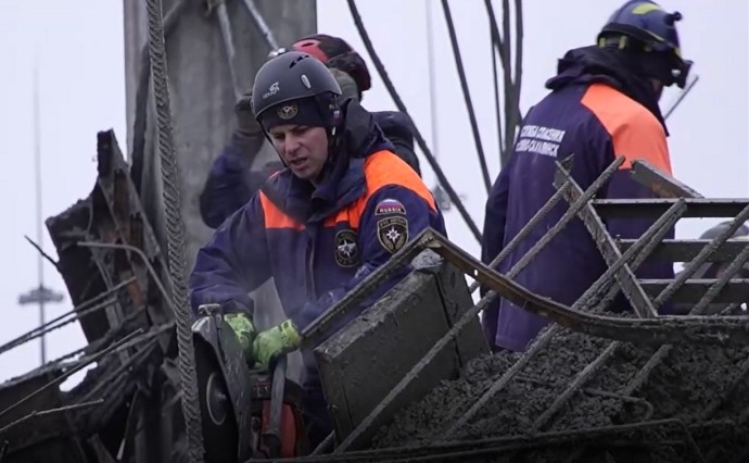 "Эта частная территория": актуальная информация об обрушении здания в Южно-Сахалинске "Эта частная территория": актуальная информация об обрушении здания в Южно-Сахалинске