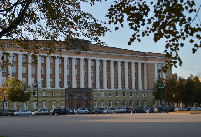 В Великом Новгороде 7 и 9 мая ограничат движение для транспорта и пешеходов