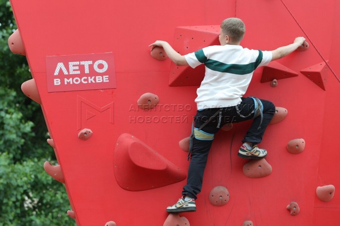 Современные бесплатные спортплощадки открылись в рамках проекта «Лето в Москве»