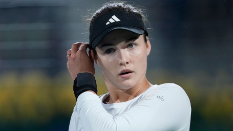 Анна Калинская опубликовала новые фотографии с отпуска в купальнике