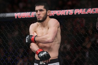 Махачев прокомментировал завоевание второго чемпионского пояса в UFC