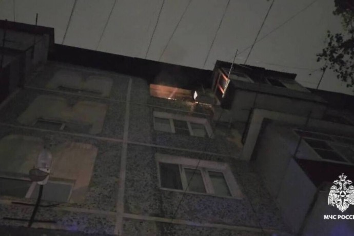 Пожар произошел в многоквартирном доме в Махачкале