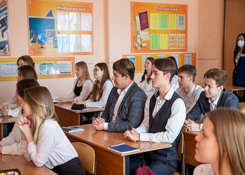 Более четырех тысяч школьников напишут ОГЭ и ЕГЭ в Благовещенске