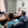 Владимир Усов встретился со строителями, которым два месяца не платили зарплату