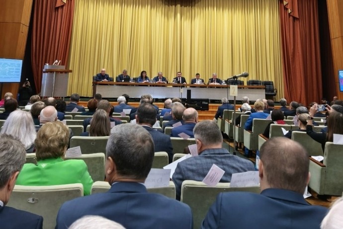 Председатель Союза профсоюзов Карелии Илья Косенков принимает участие в Генеральном Совете ФНПР, который проходит сейчас в Москве Председатель Союза профсоюзов Карелии Илья Косенков принимает участие в Генеральном Совете ФНПР, который проходит сейчас в Москве