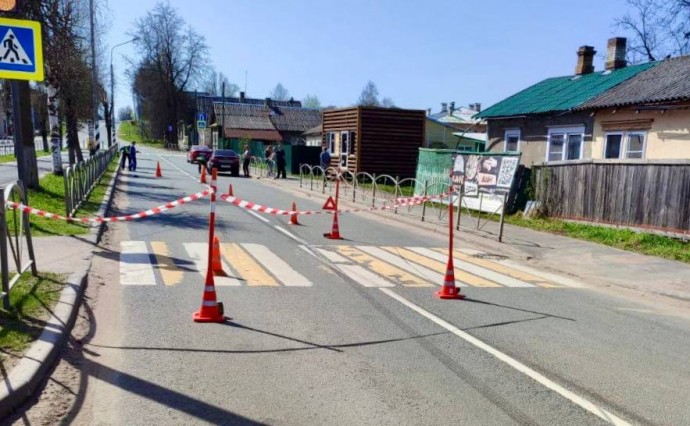 В Сольцах в ДТП на пешеходном переходе погибла женщина