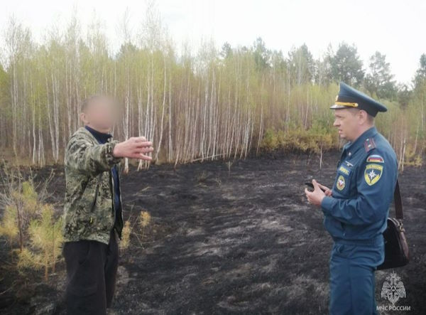 Сжигание сухой травы привело к лесному пожару в Иркутской области