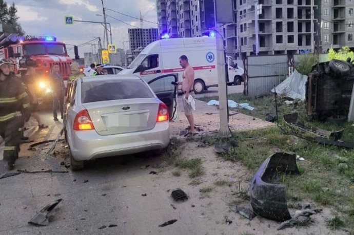 Один человек погиб, восемь пострадали: жуткую аварию под Пензой прокомментировали в МЧС