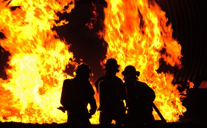 Дом с мансардой сгорел в пригороде Южно-Сахалинска