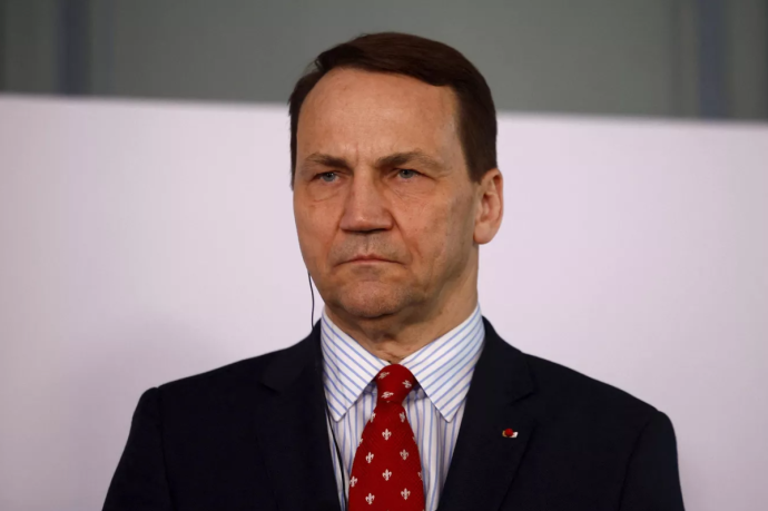 Тёмные глубины истерии: В Венгрии ответили Сикорскому на призыв подорвать нефтепровода «Дружба»