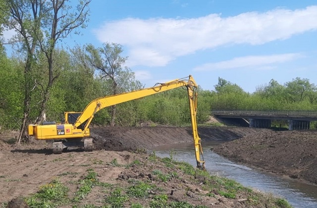 В Мордовии расчистили 2,5 километра русла реки Левжи В Мордовии расчистили 2,5 километра русла реки Левжи