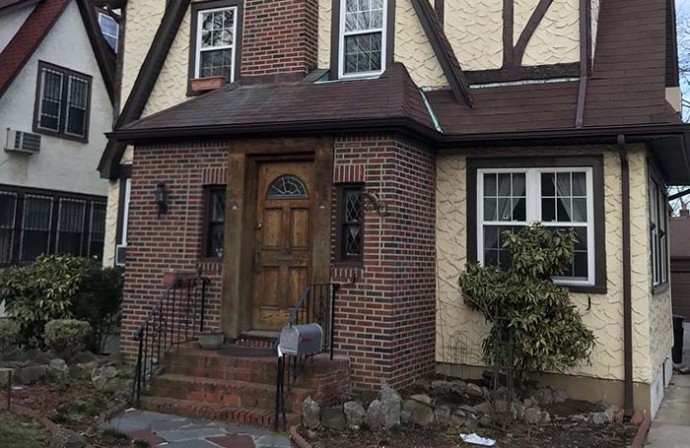 В США выставили на продажу дом раннего детства Трампа В США выставили на продажу дом раннего детства Трампа