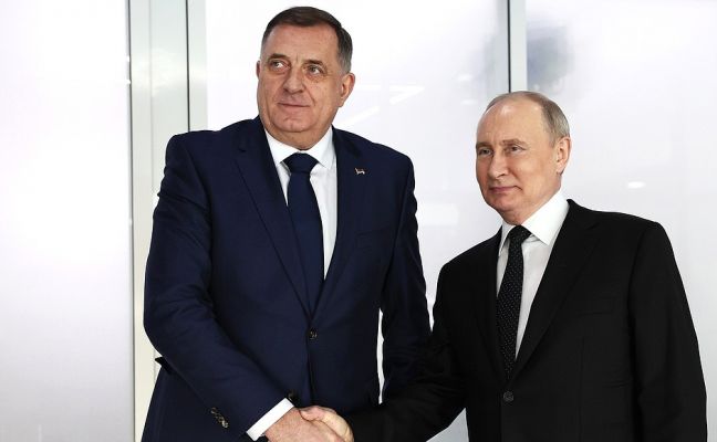 «EUFOR оккупируют Республику Сербскую»: Милорад Додик обратится за помощью к России