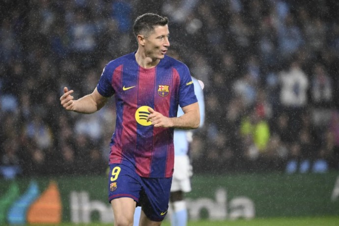 Левандовский не хочет завершать карьеру и уходить из "Барселоны" Левандовский не хочет завершать карьеру и уходить из "Барселоны"