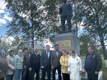 В селе Челпаново Мордовии отреставрировали памятник Герою Советского Союза Арсению Пугачеву