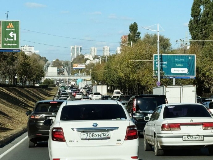 Обесточенные светофоры на Второй Речке вызвали коллапс во Владивостоке Обесточенные светофоры на Второй Речке вызвали коллапс во Владивостоке