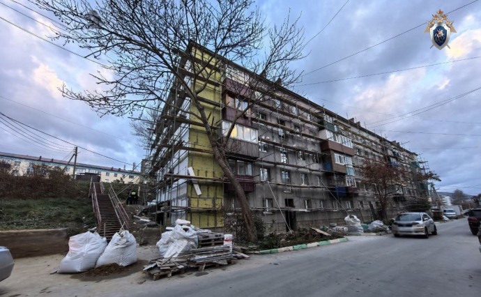 Погибшему было 52 года: следком выясняет обстоятельства трагедии в Холмске