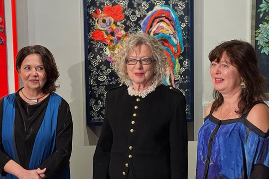 В «Галерее на Мосфильме» открылась выставка «Ткань судьбы» В «Галерее на Мосфильме» открылась выставка «Ткань судьбы»