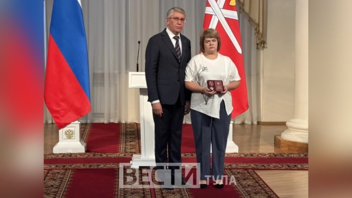 Губернатор Дмитрий Миляев принял участие в церемонии передачи и вручения наград