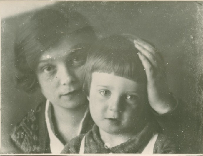 Москва в жизни Сергея Есенина: фотовыставка, приуроченная к 130-летию со дня рождения поэта