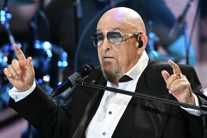 Михаил Шуфутинский получил гражданство России Михаил Шуфутинский получил гражданство России