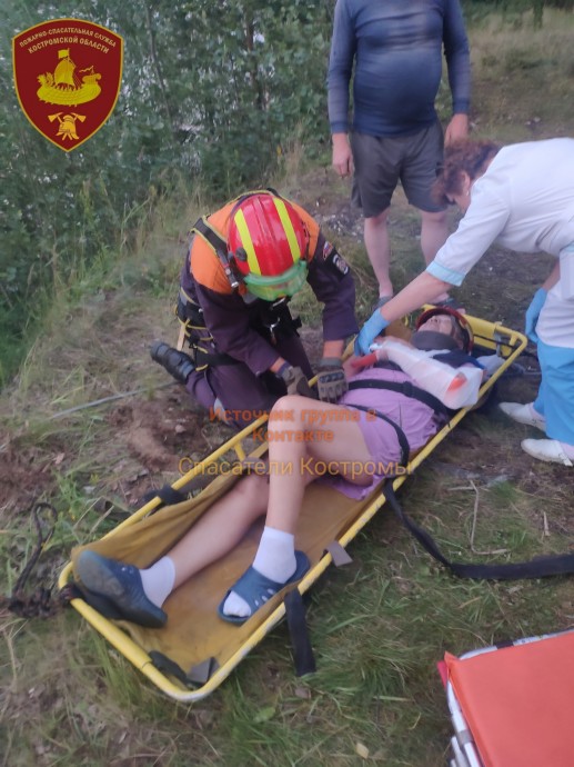 Вызывали альпинистов: костромичка упала в овраг во время прогулки у Волги
