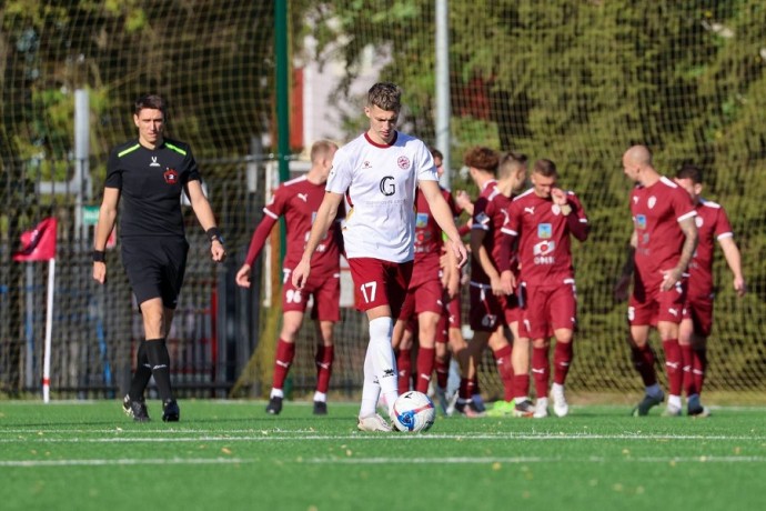 Старейший футбольный клуб России может прекратить существование из-за проблем с деньгами